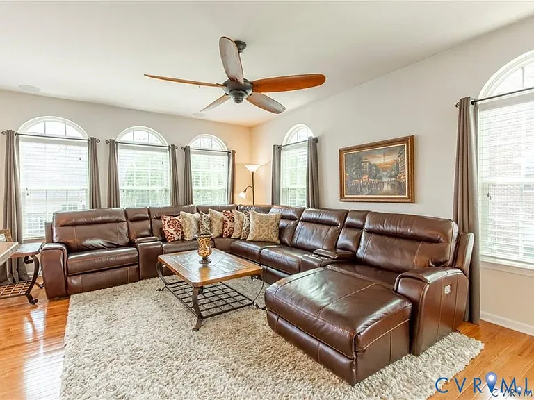 411 Siena Ln — Photo 11