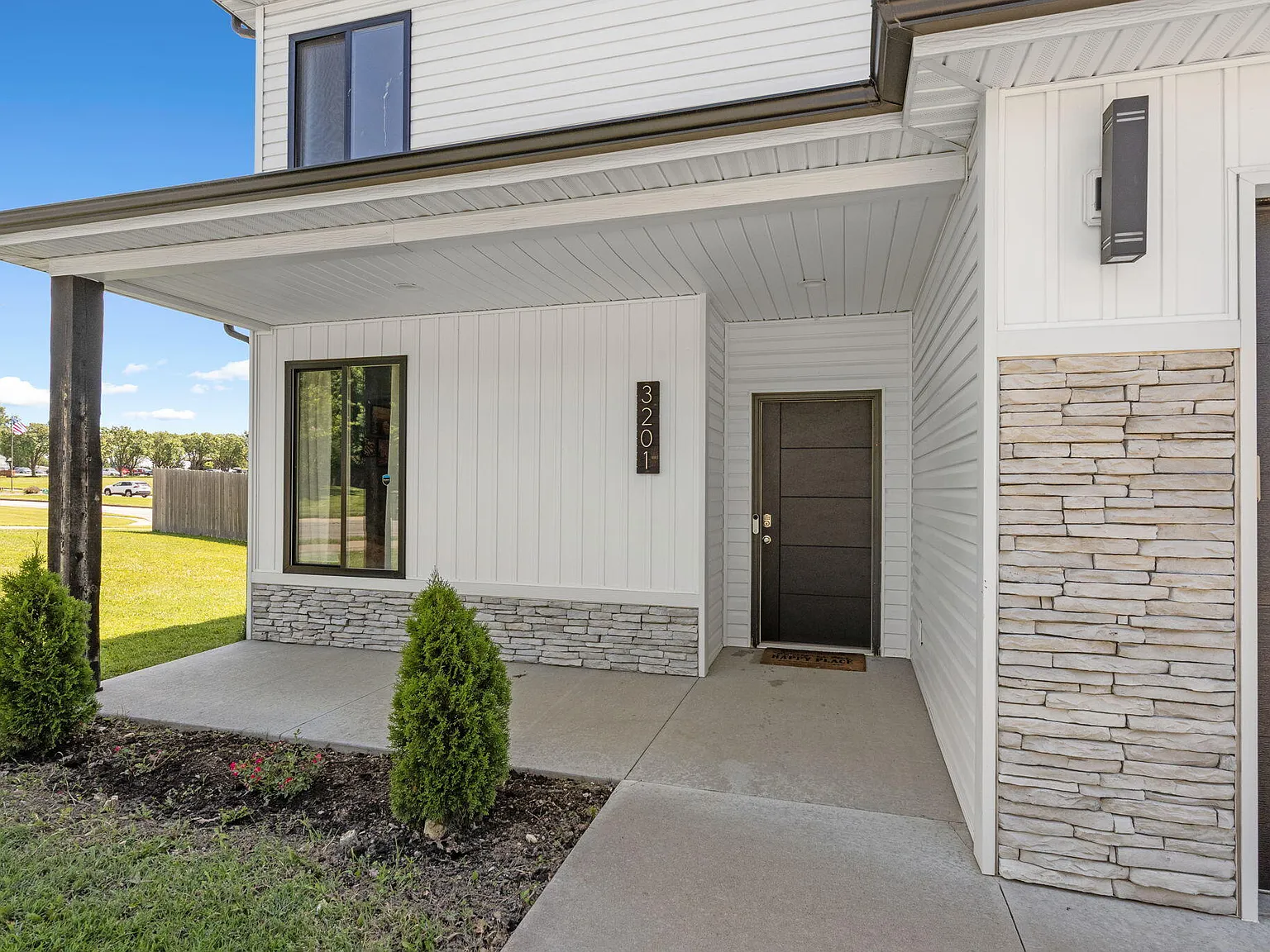 5 bed, 3.0 bath, 2282 sqft, $3,000 — Photo 4