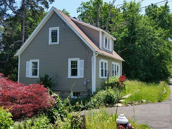 2nd image of 282 N Main St