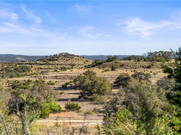 328 Cypress View Dr, Johnson City, TX 78636