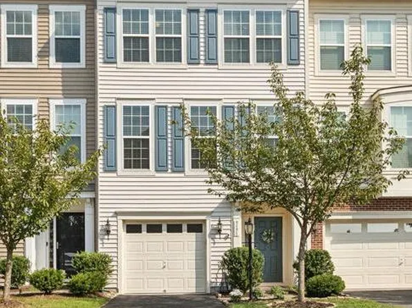 9171 Balaton Lake Ln, Bristow, VA 20136