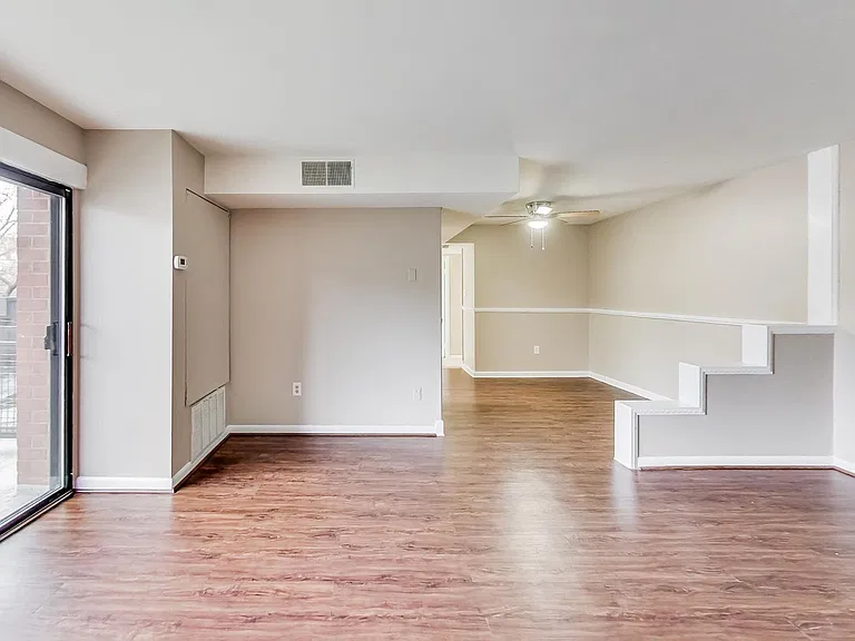 7611 Maple Ave #202 — Photo 7