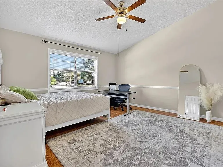 3 bed, 2.5 bath, 1404 sqft, $2,250 — Photo 3