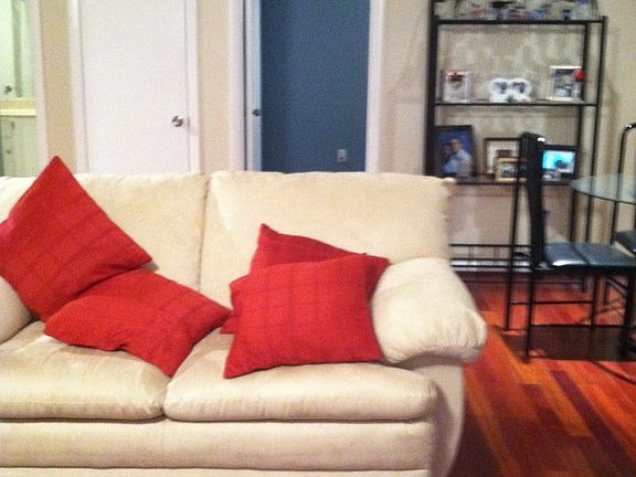 2nd image of 1004 Villas Ct
