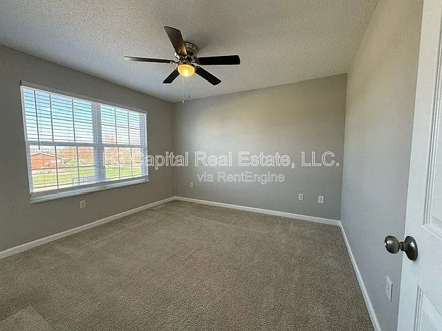 1041 Flora Lake Ct — Photo 25