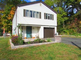 26 Acorn St, Stanhope, NJ 07874