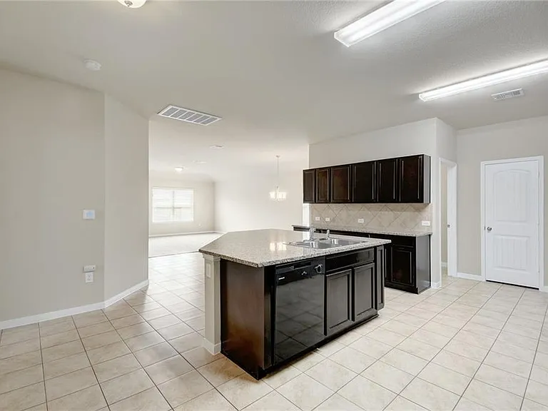 5817 Roderick Dr — Photo 9