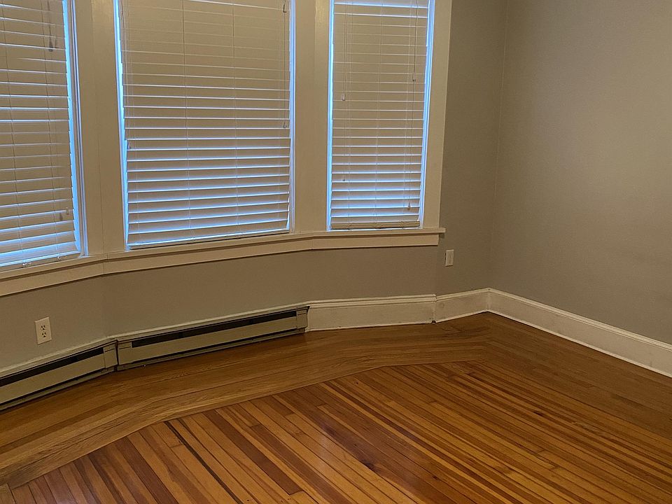 1st image of 657 Myrtle Ave Floor 1