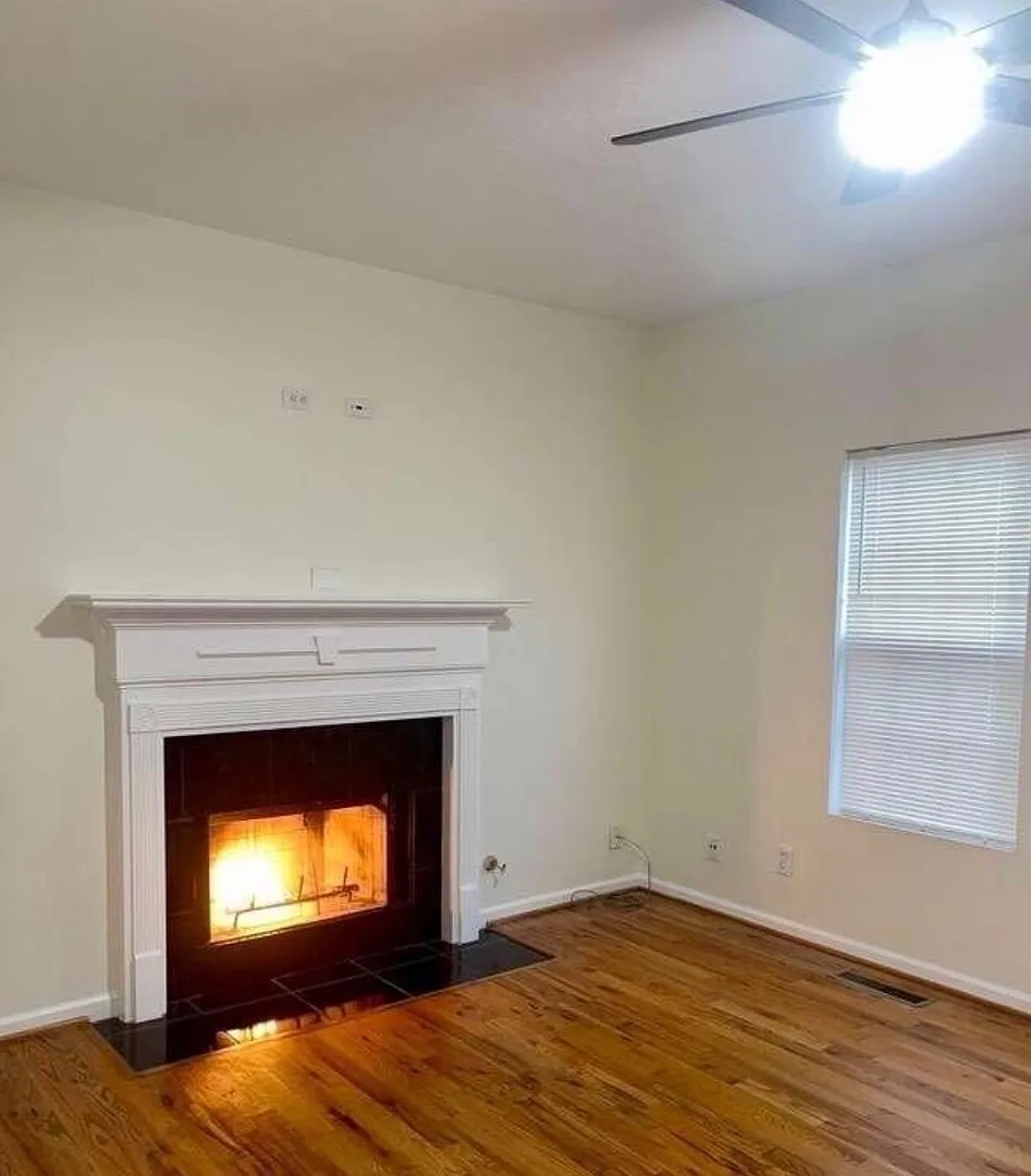 1983 Sand Dollar Ct SW — Photo 4