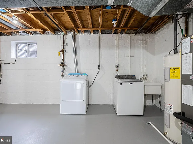 5844 Banning Pl — Photo 9