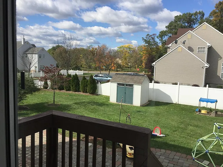 29 Carriage Dr — Photo 4