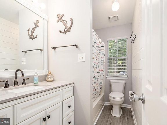 4th image of 11121 Ascot Cir