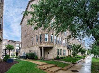 122 W Monument Ave, Dayton, OH 45402
