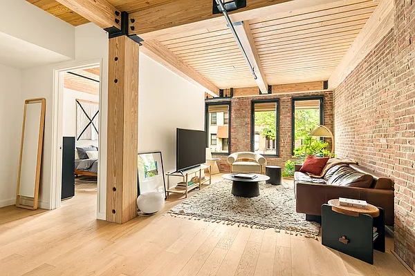 Living room, photo 1