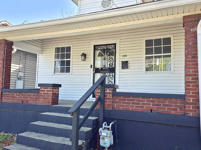 1303 S 26th St — Photo 1