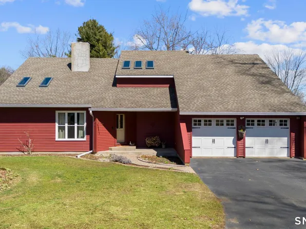 104 South Montowese Street, Branford, CT 06405