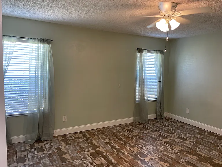 2219 Umbrella Tree Dr — Photo 30