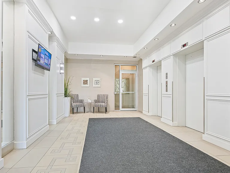 3443 Bathurst St #405 — Photo 7