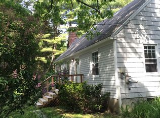 10 Heather Ln, Falmouth, ME 04105