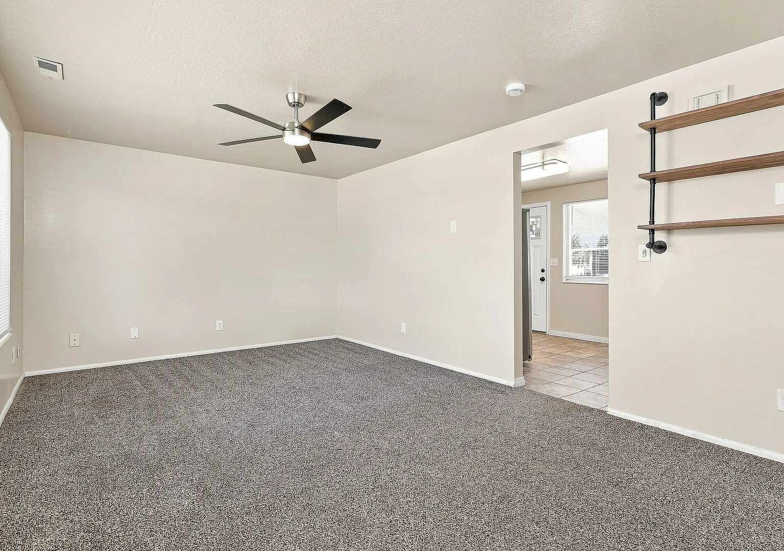 Charming 3 Bed, 2 Bath Pet-Friendly Home with Carport Parking & Included Washer/Dryer! - Availabl... — Photo 2