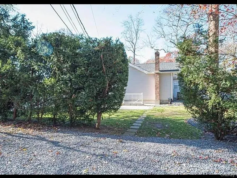16 Wildwood St — Photo 1