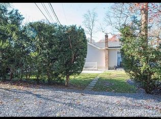 16 Wildwood St, Lake Grove, NY 11755