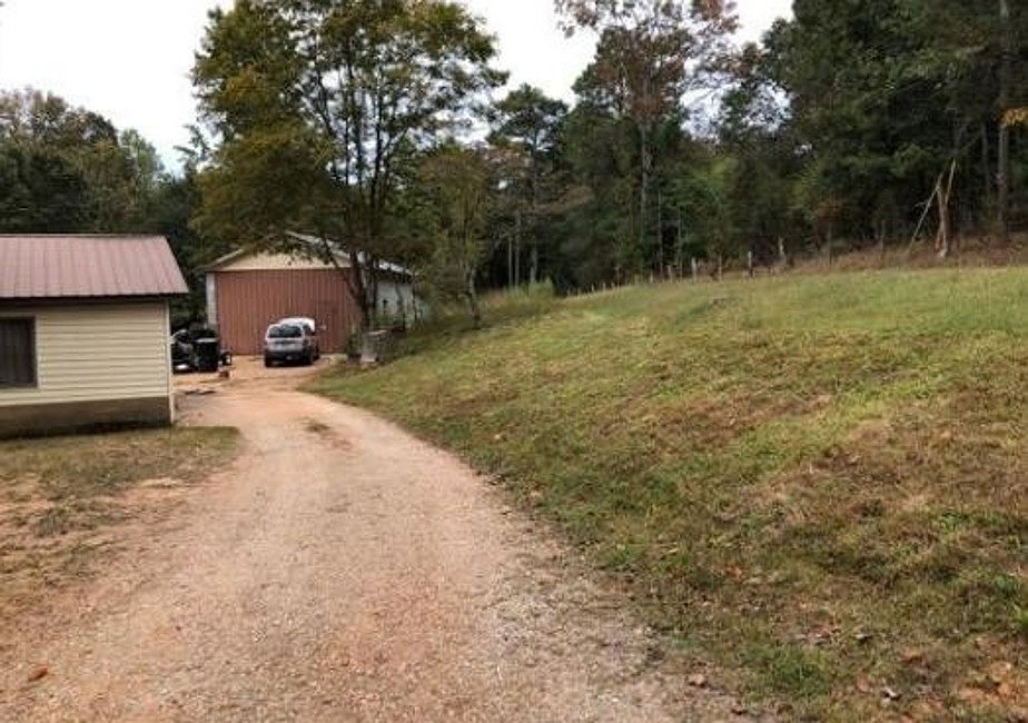 Exterior Neighborhood (street photo)
