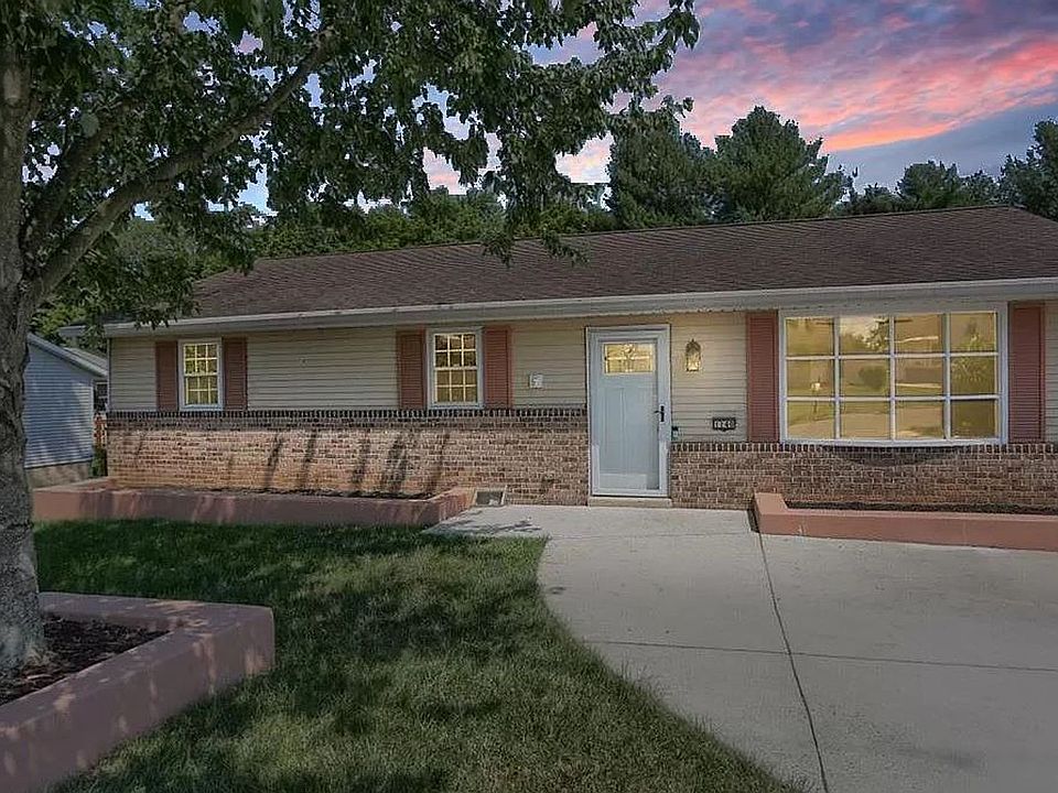 1st image of 1140 Loop Dr