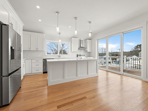 3rd image of 2 Old County Rd #10