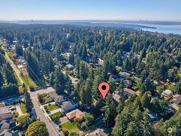 3rd image of 7025 124th Avenue NE