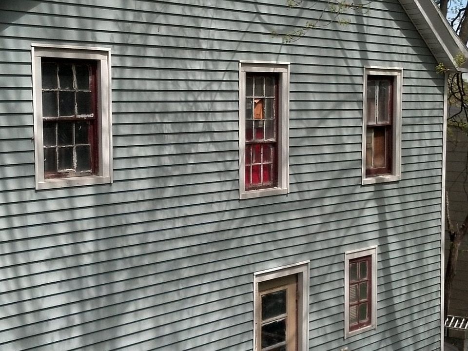 rear entrance with deck