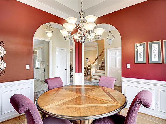 5th image of 5731 Bromley Dr