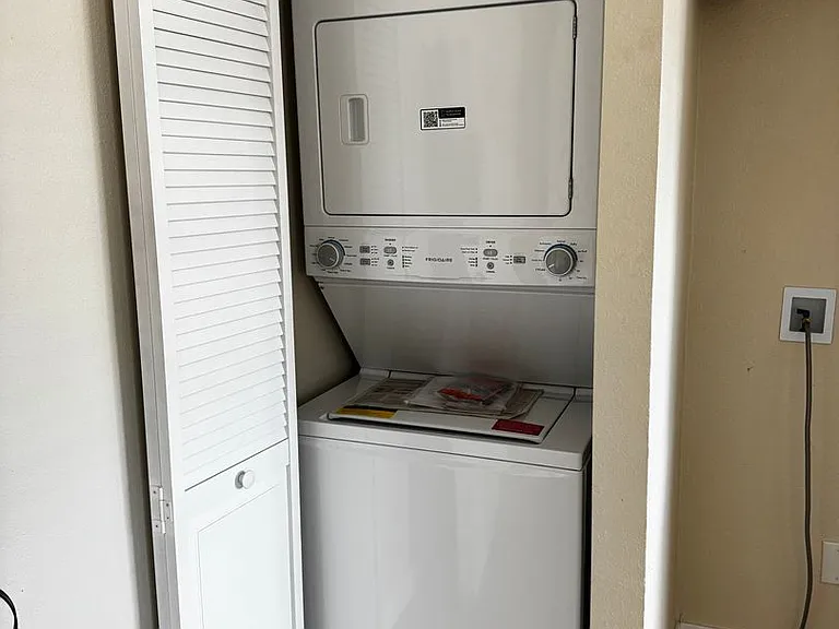 First St Manor Apartments — Photo 7