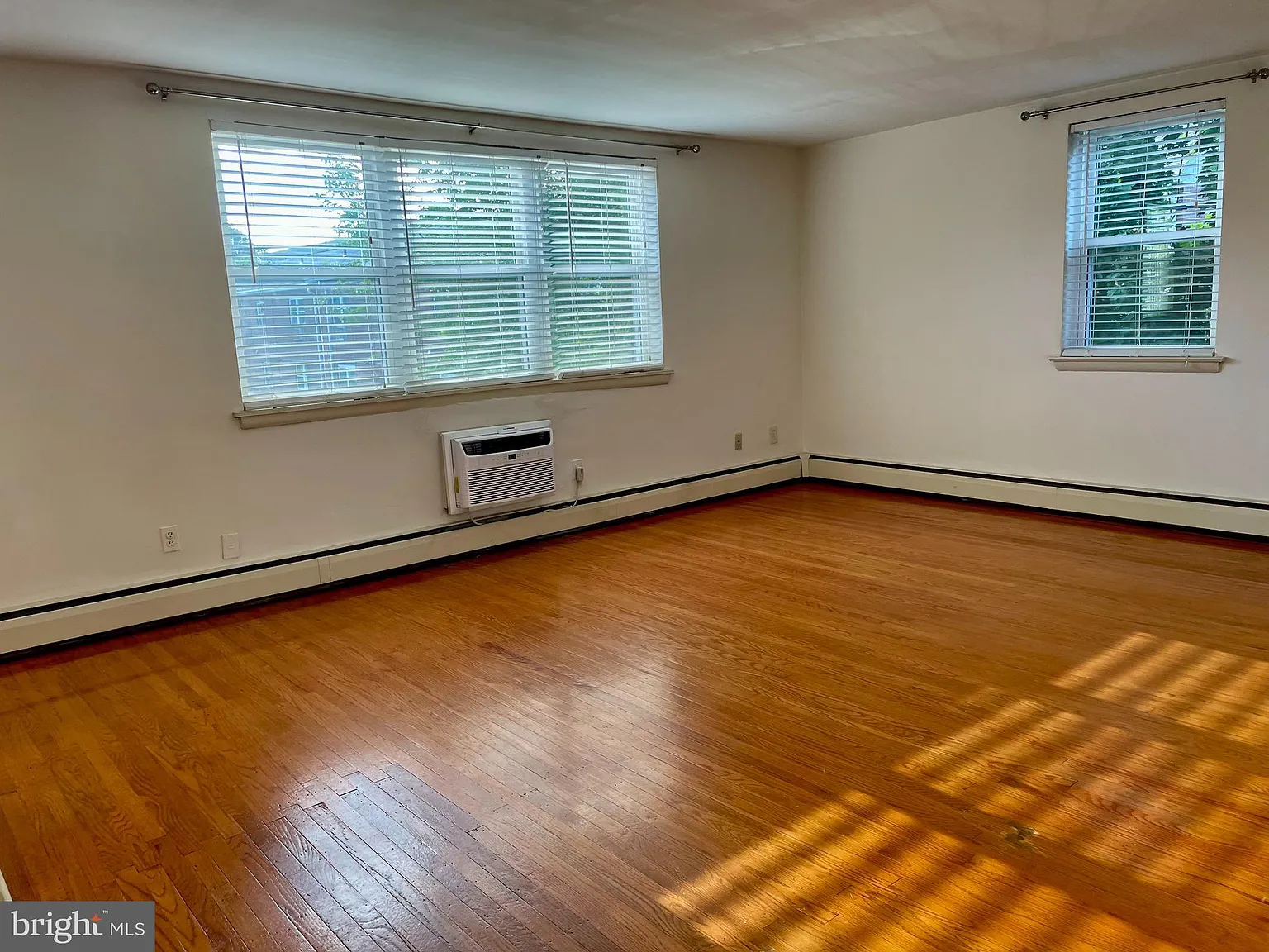 1 bed, 750 sqft, $1,585 — Photo 2