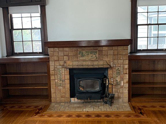 3rd image of 1004 Jenevein Ave