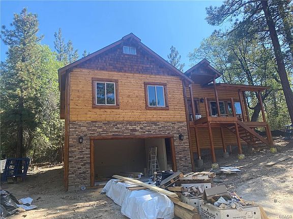 2nd image of 1210 Alpenweg Dr