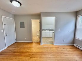727 3rd St N