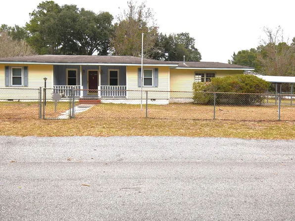 220 Fender St, Walterboro, SC 29488