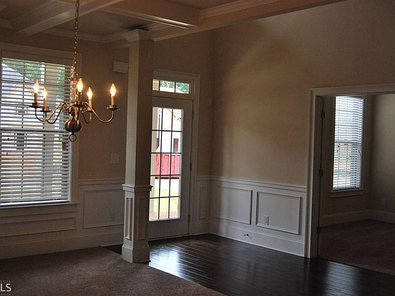 2nd image of 206 Aylesbury Blvd