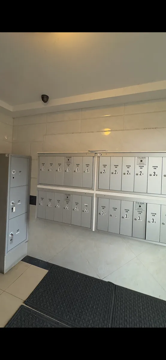 FOR RENT BY OWNER | Fresh Meadows | 2BR / 2BA | In-Unit W/D

__ 75-48 Parsons Blvd #1B, Fresh Meadows, NY 11366 - 75-48 Parsons Blvd #1B