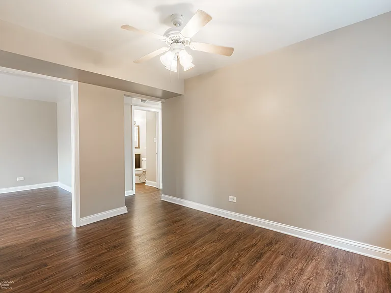 8237 S Drexel Ave #3E — Photo 4