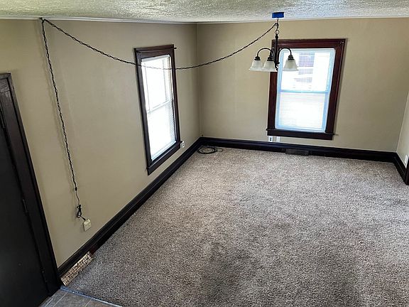 3rd image of 45 N Fulton Ave