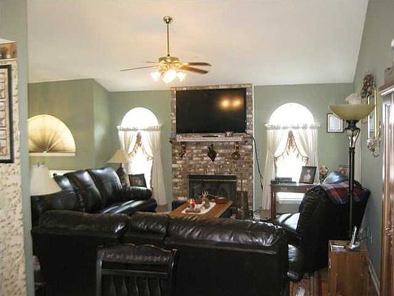 4th image of 8203 Troubadour Way
