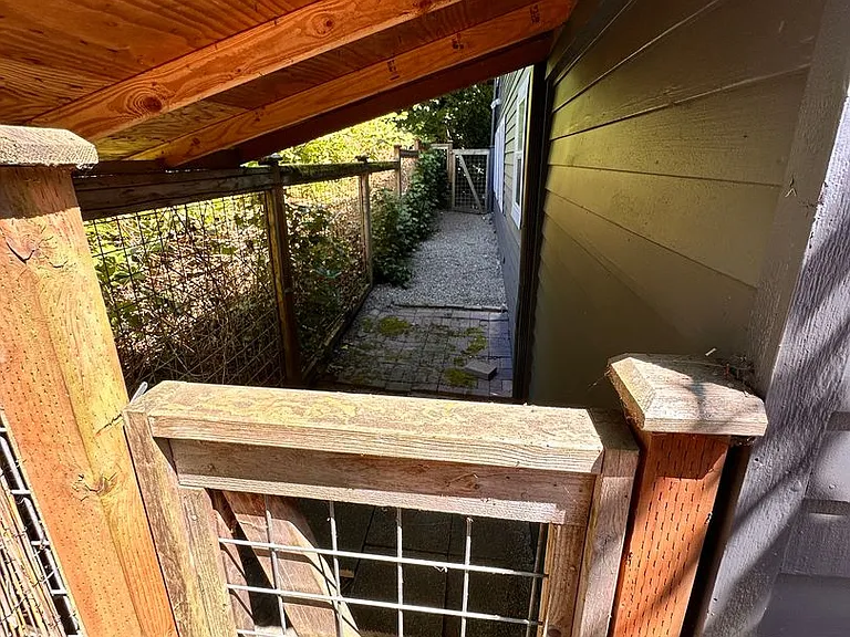 5301 SW Shore Pl — Photo 24