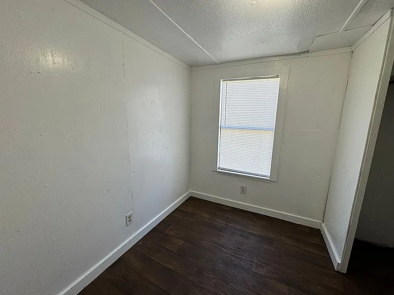 202 Irvin Ave NW #1 — Photo 4