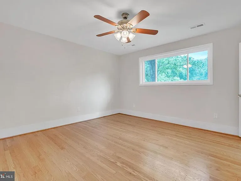 10911 Chandler Rd — Photo 29