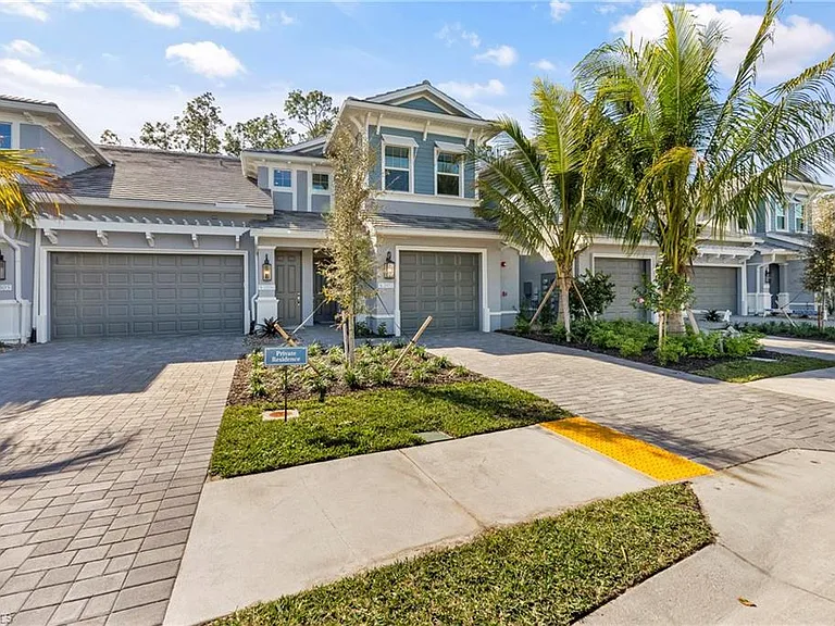 2640 Seychelles Cir #2802 — Photo 1
