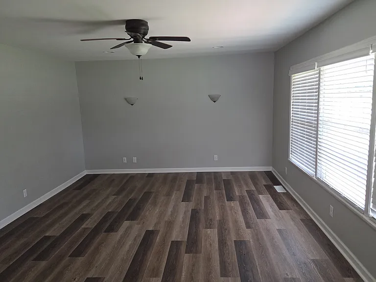 4430 Cold Springs Rd — Photo 2