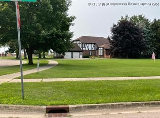 708 Greengate Cir, Saint Johns, MI