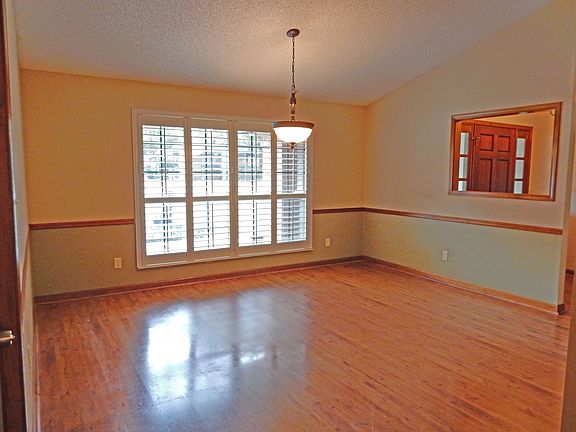 3rd image of 4125 Dunraven Ln